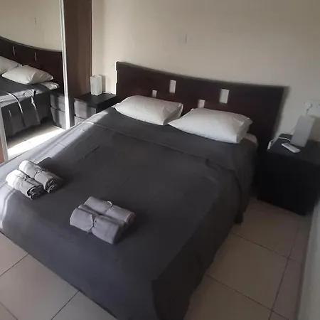 Apartment Atashis House